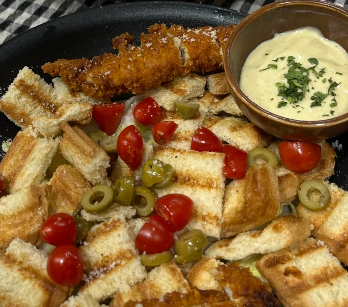 IMG_8648 سالاد سزار سوخاری - کافه گوزن - تصویر 1